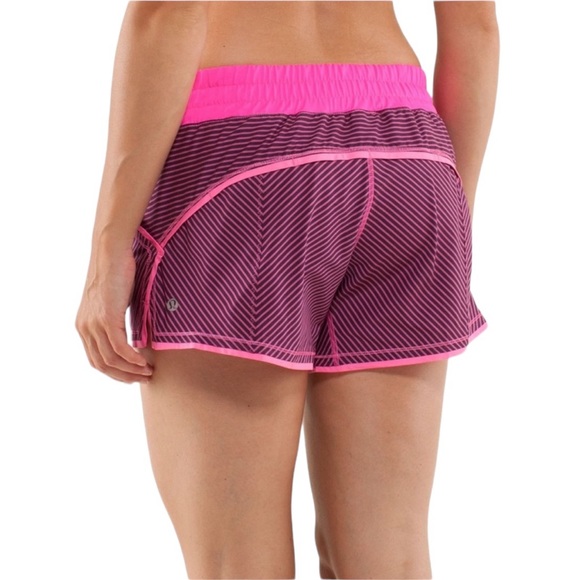 💕HP💕Lululemon Shake & Break Tracker Hyper Stripe Pink Shorts - Picture 1 of 12